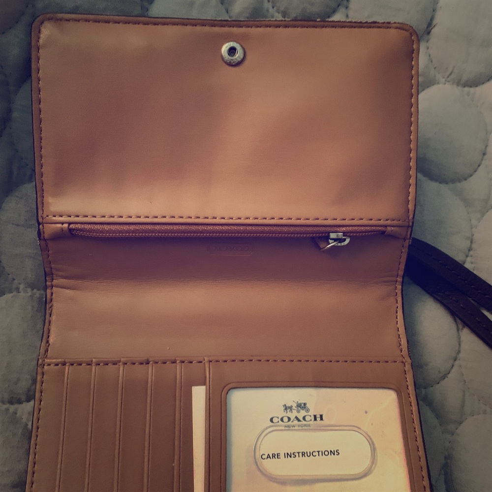 AUTHENTIC Brown Coach Printed Wallet🖤